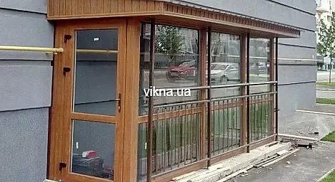 Тамбур для входу в магазин