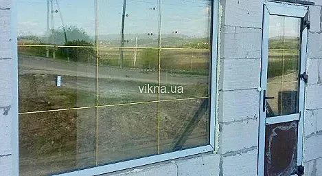 Вікна Rehau «темний дуб» для будинку - головне фото