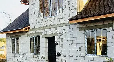 Вікна WDS кольору «горіх» і шпросами в котедж - головне фото