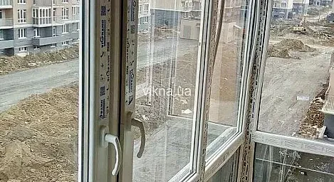 Недорогий французький балкон Vigrand - головне фото