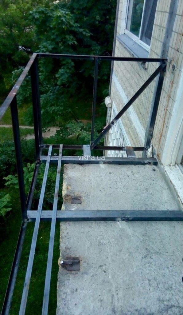 вынос балкона по плите